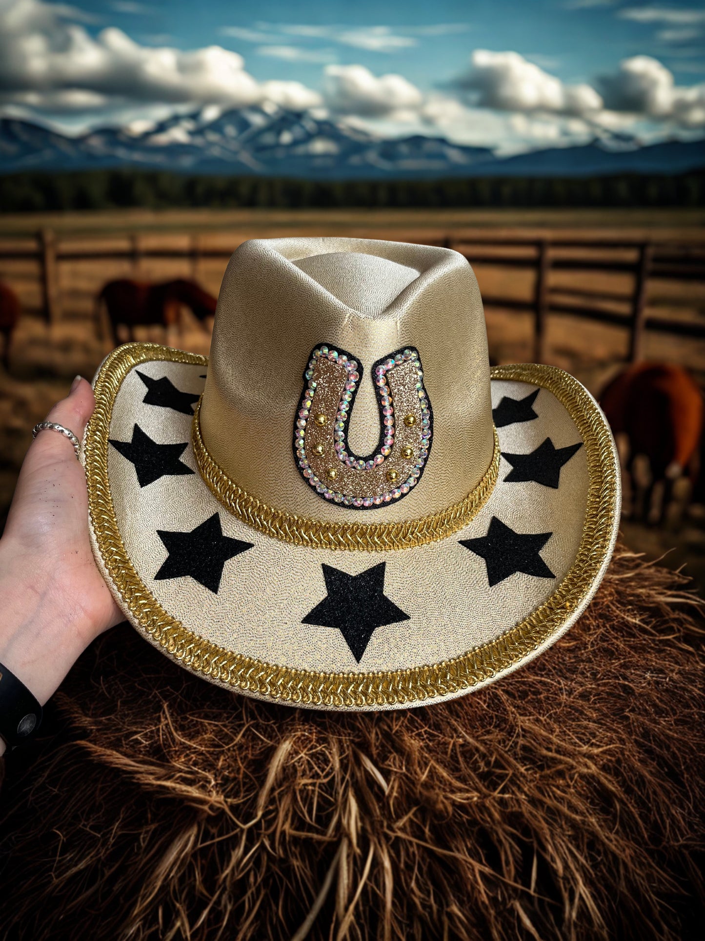 Gold Horseshoe with Black Stars Cowboys Hat