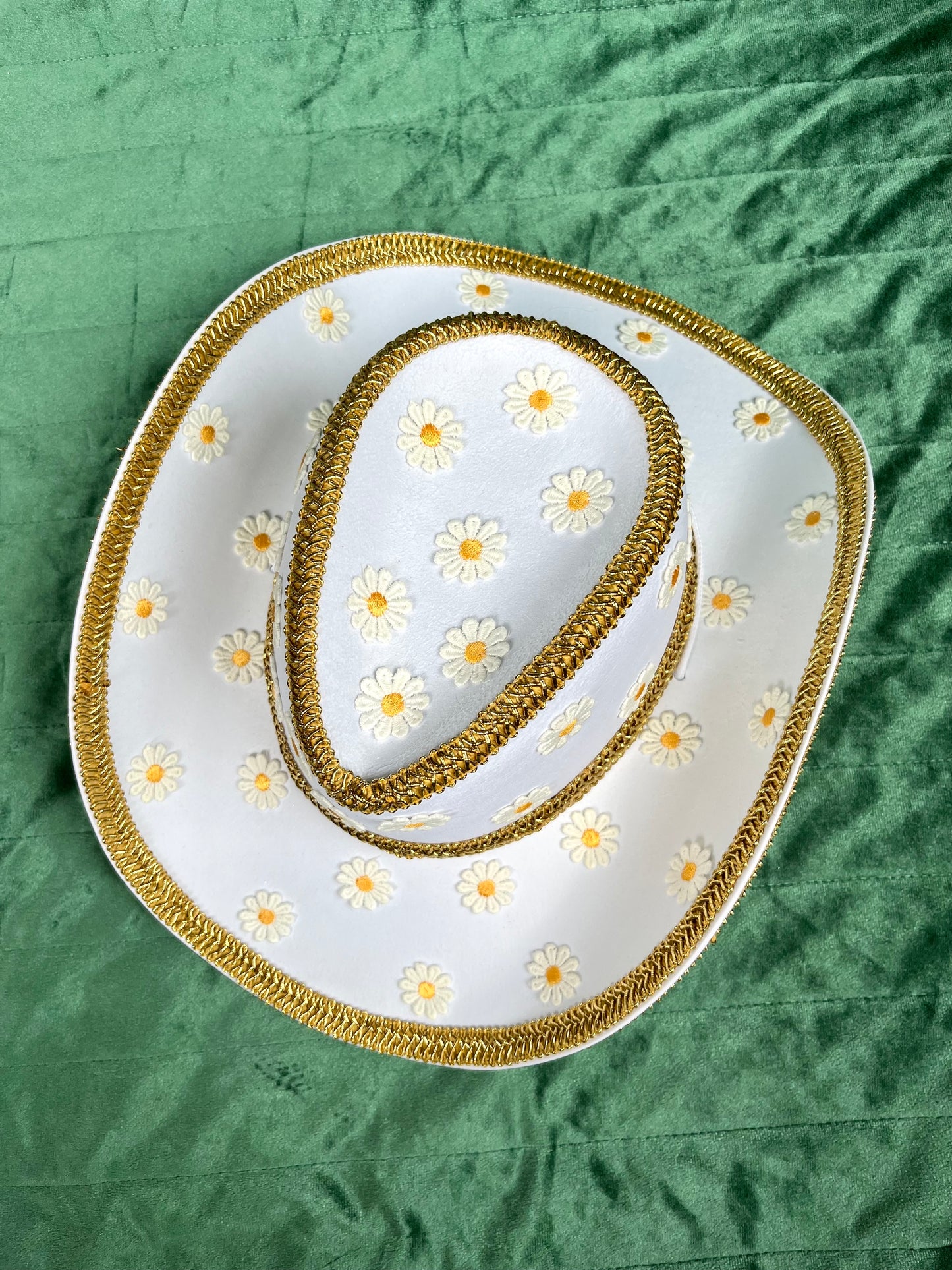 White Daisy Cowboy Hat