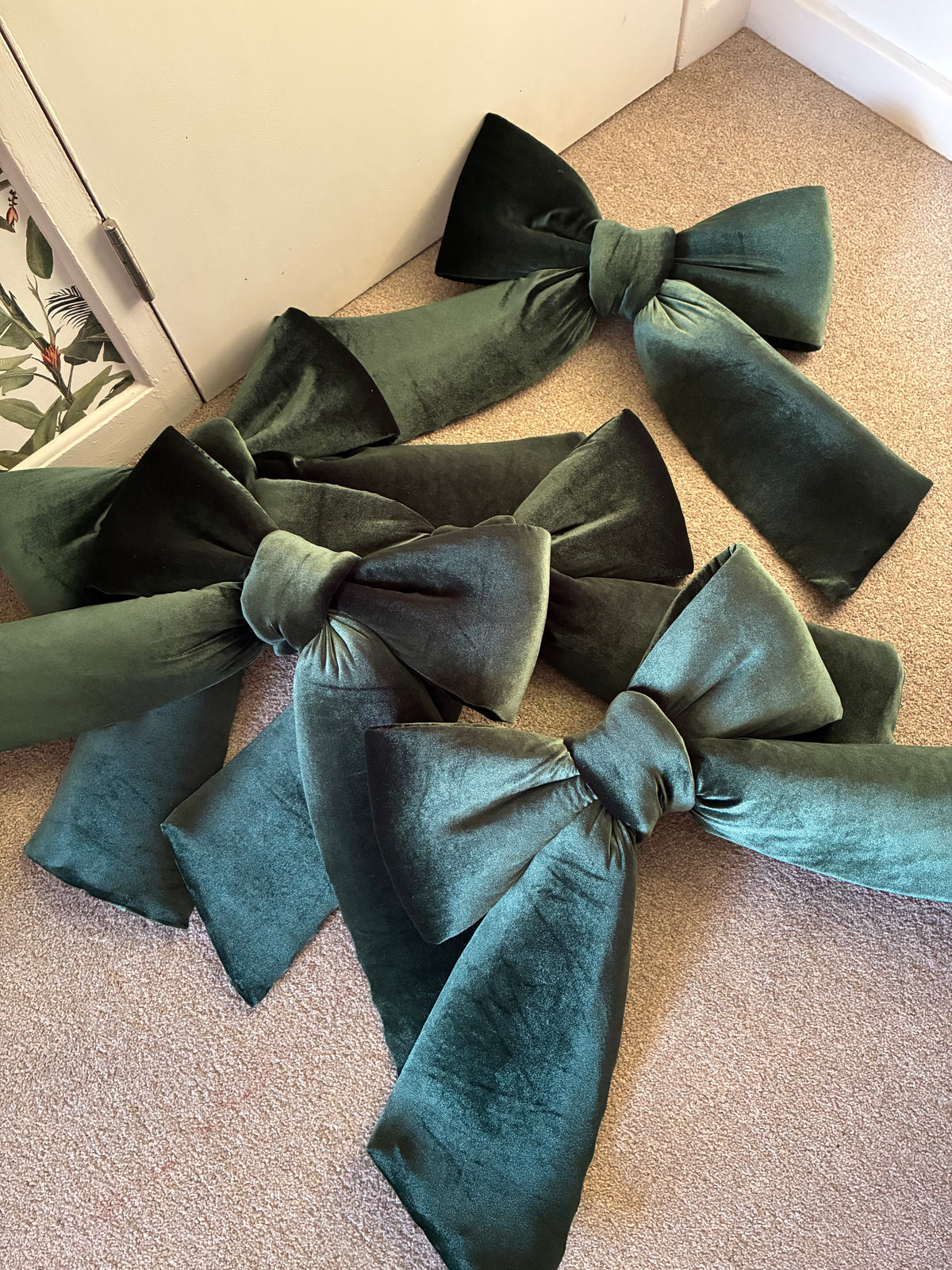 Green Velvet Door Bow